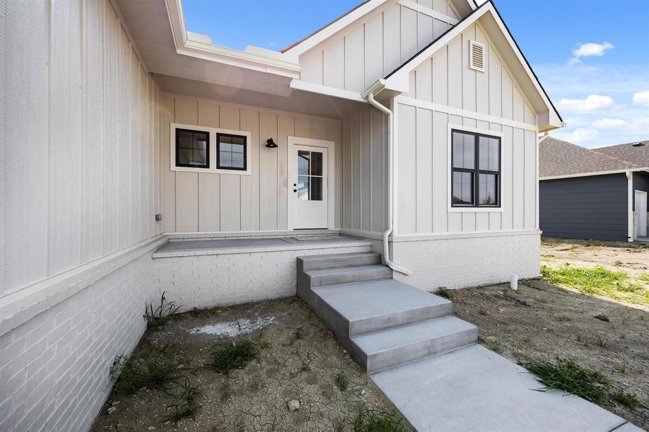 For Sale: 5256 N Hampton St, Bel Aire KS